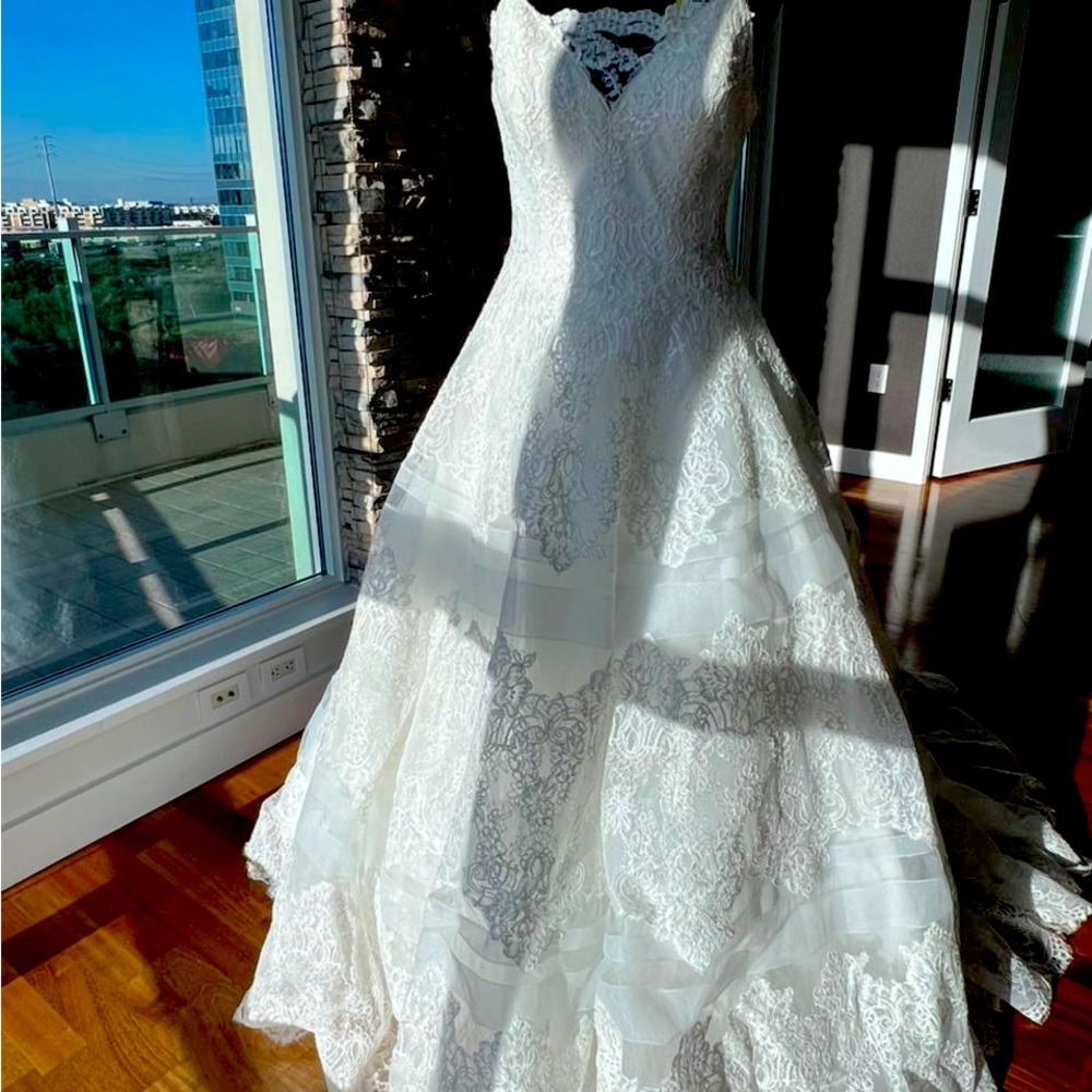 Wedding dress beautiful excellent condition